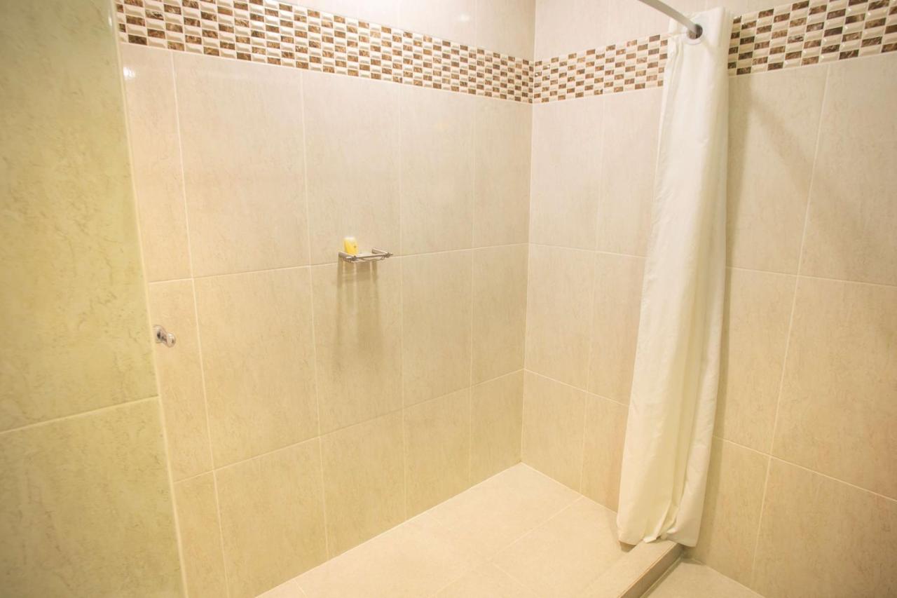Hotel Plaza Calzada Monterrey Ngoại thất bức ảnh