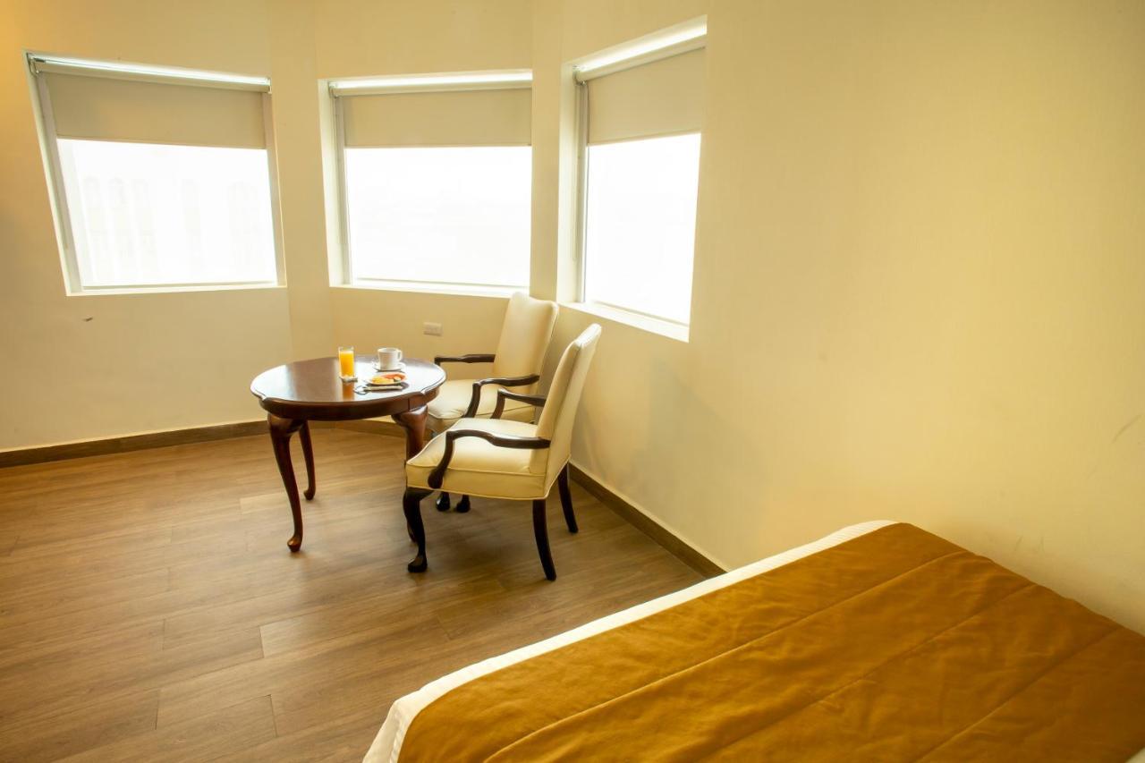 Hotel Plaza Calzada Monterrey Ngoại thất bức ảnh