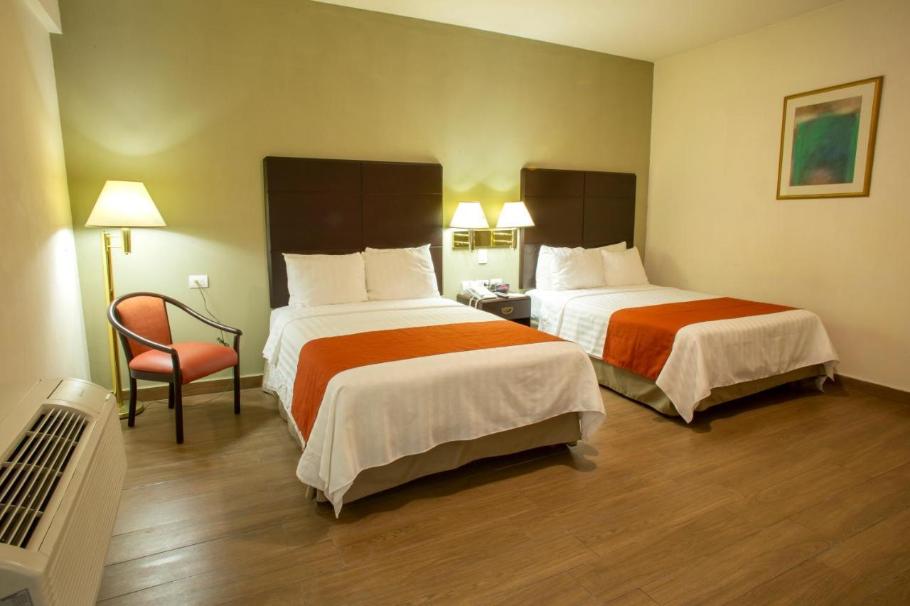 Hotel Plaza Calzada Monterrey Ngoại thất bức ảnh
